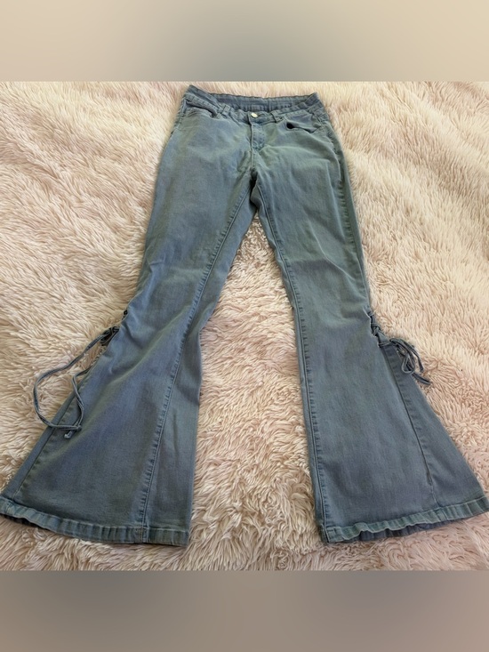 n/a Denim - Light Wash Lace-Up Flare Jeans